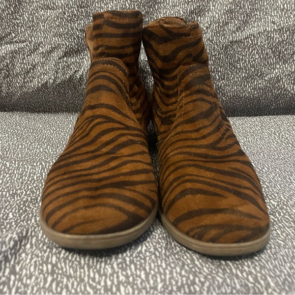 Tiger and Leopard Print Ankle Boots - Picture 5 of 9
